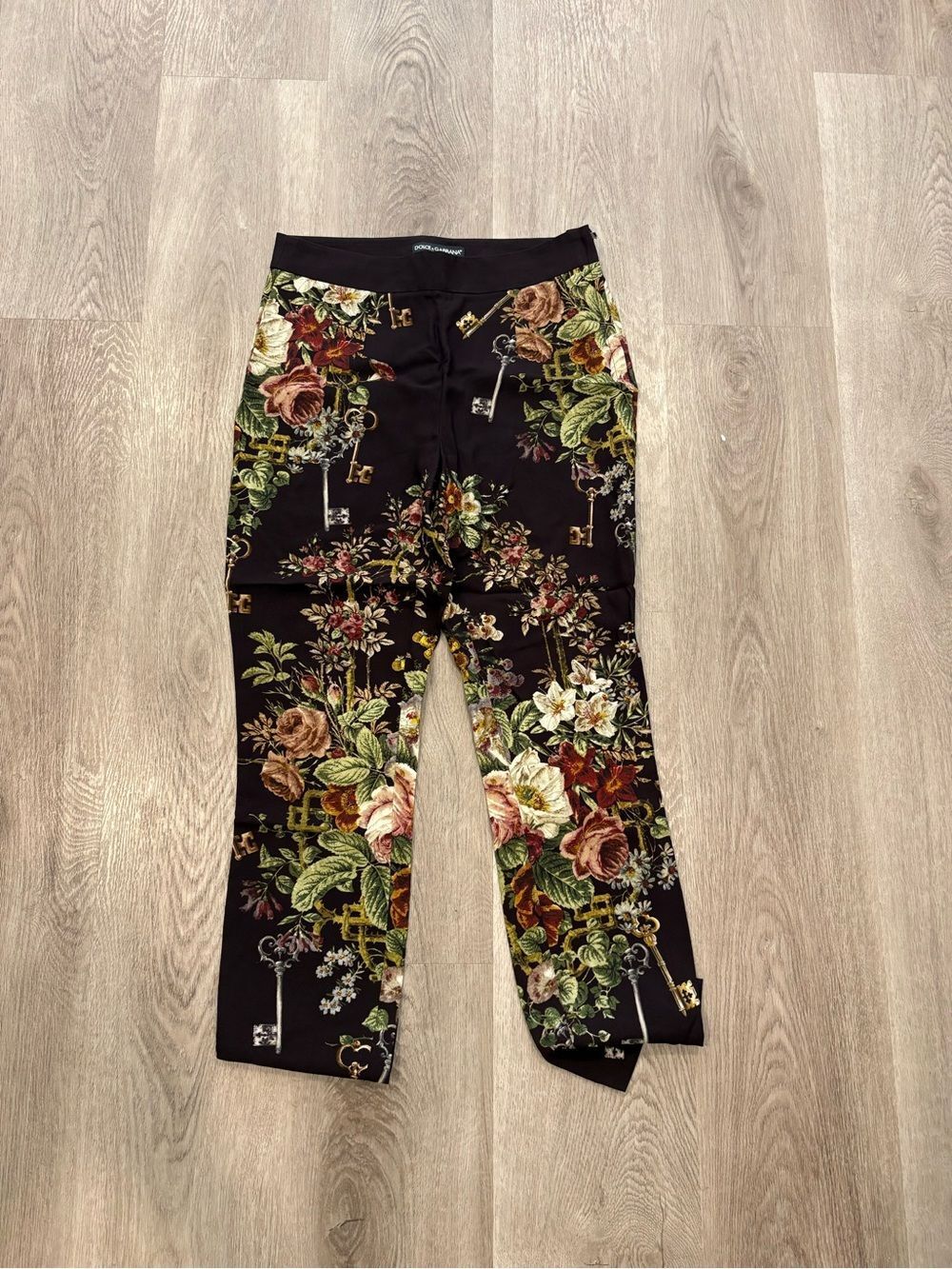 Dolce & Gabbana Brown Crepe Key Print Fitted Cropped Pants - Picture 5 of 11